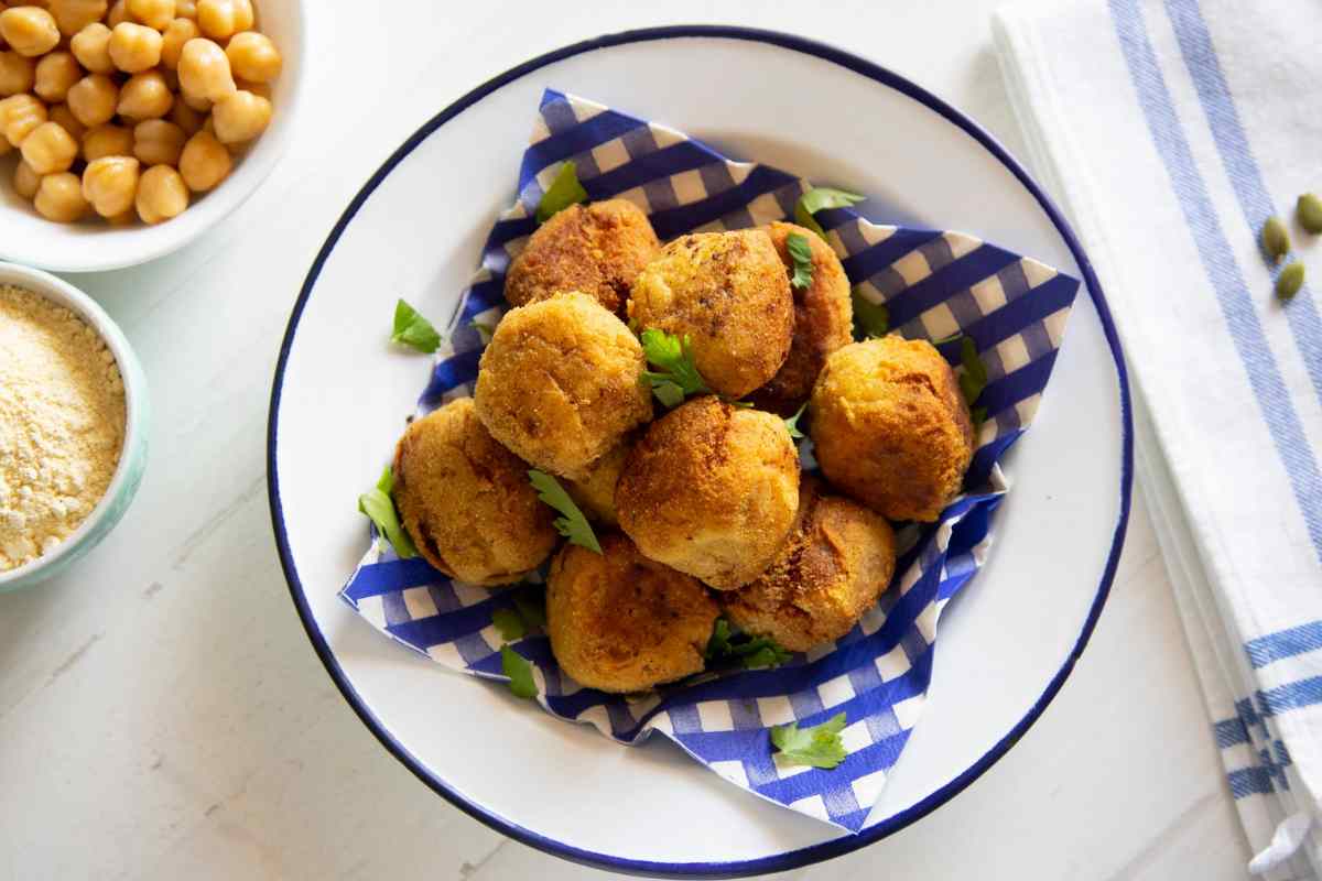 Piatto con polpette pronte