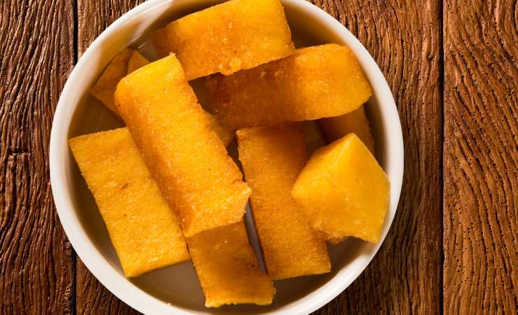 Rettangoli di polenta fritta