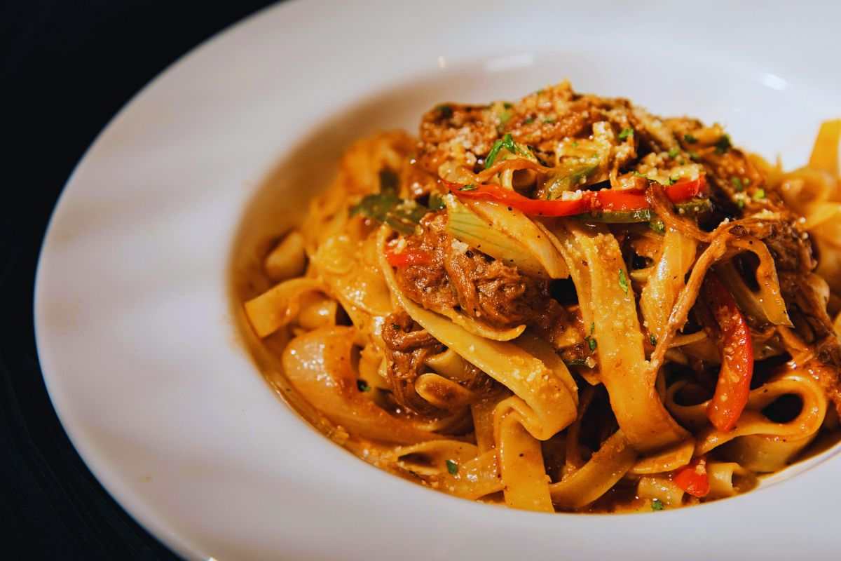 Col pesto di peperoni c’è più gusto a condire la pasta: cremosissima