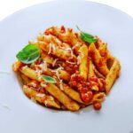 penne all'arrabbiata nel piatto