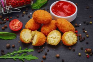bocconcini fritti e salsa