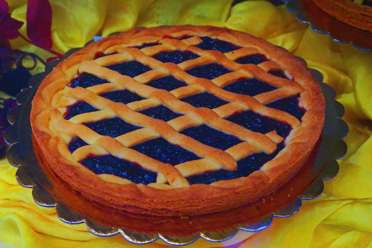 crostata su un tavolo