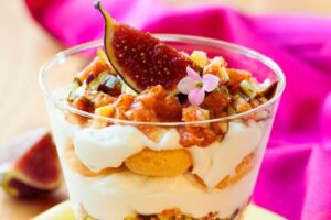 mousse ai fichi con fico sano sopra
